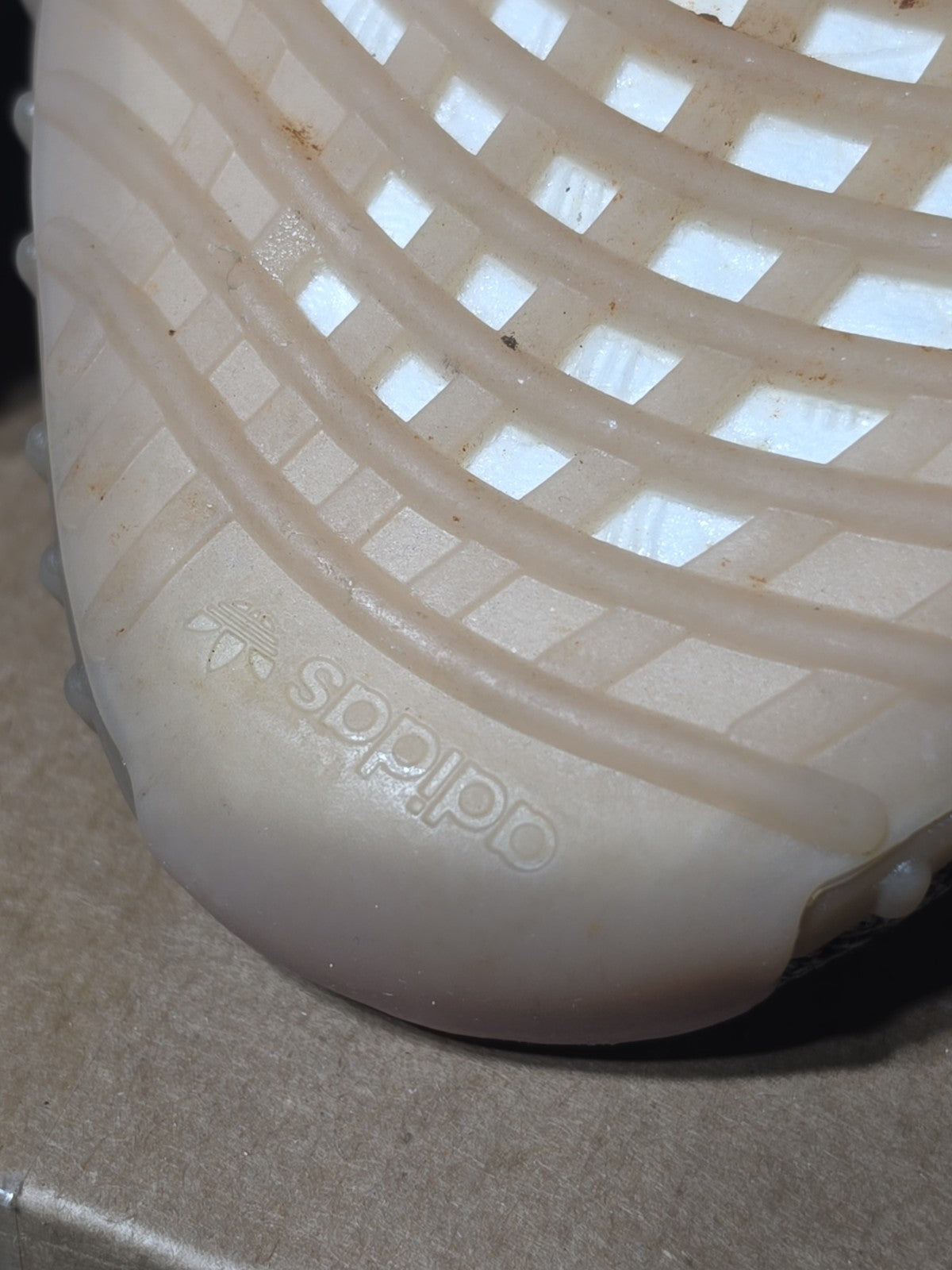 Size 9 - adidas Yeezy Boost 350 V2 Fade