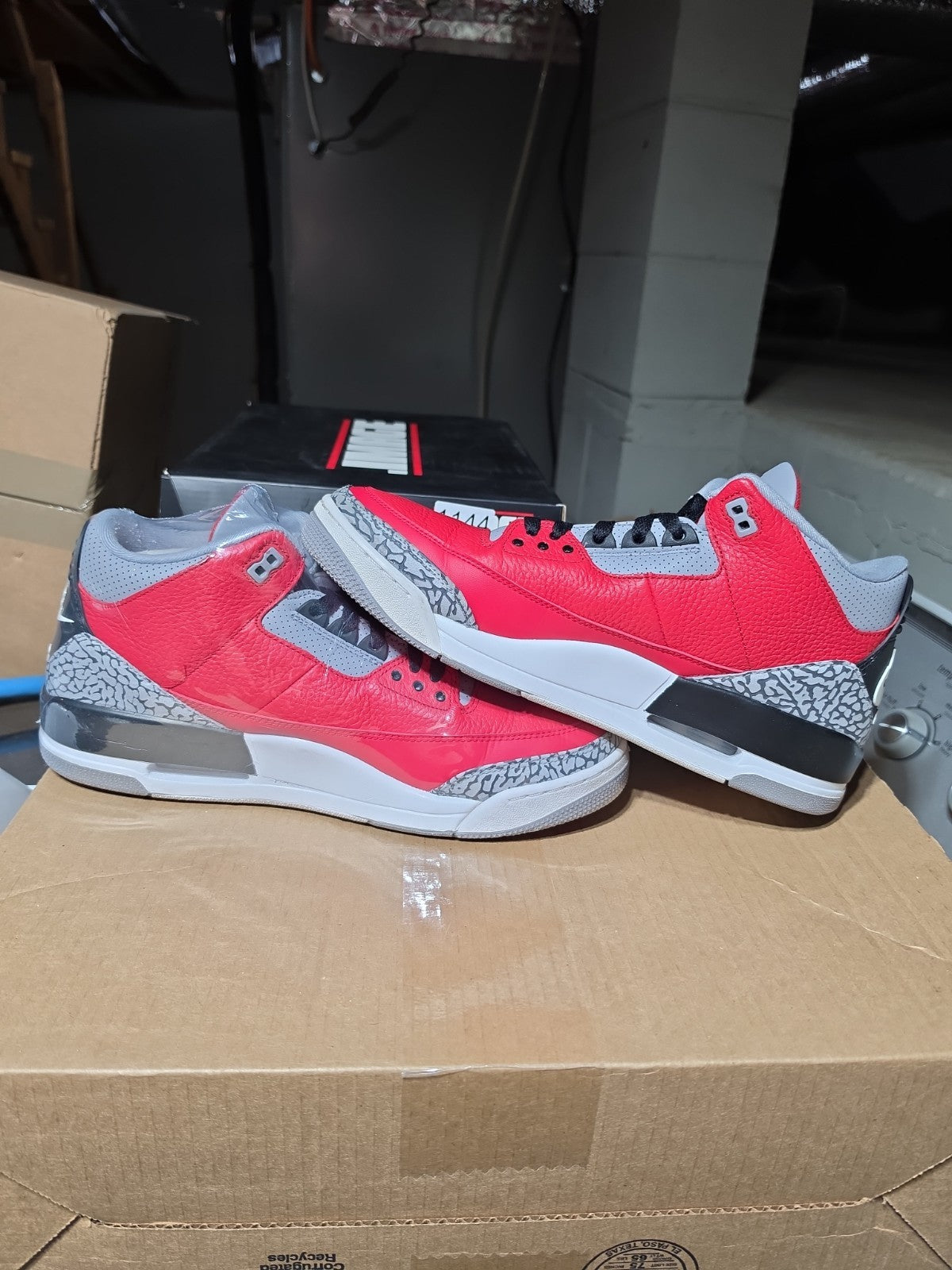 Size 13 - Jordan 3 Retro SE Mid Unite
