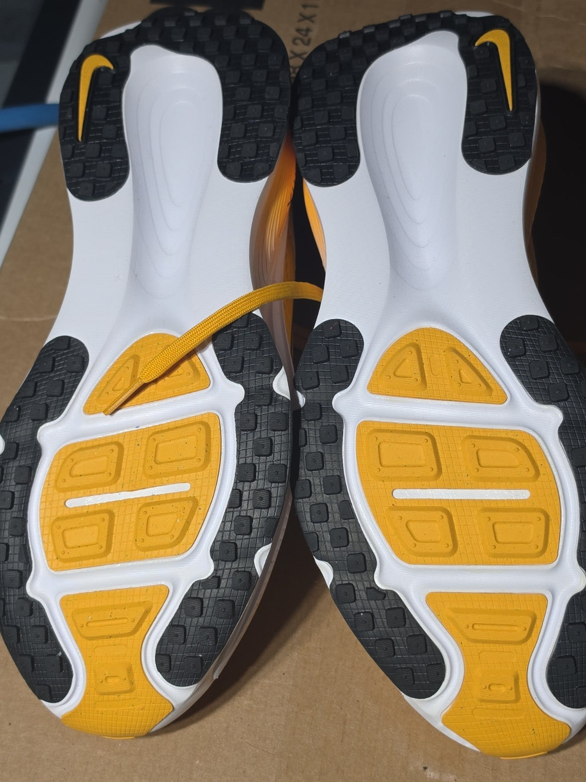 NIKE VOMERO 18 TB