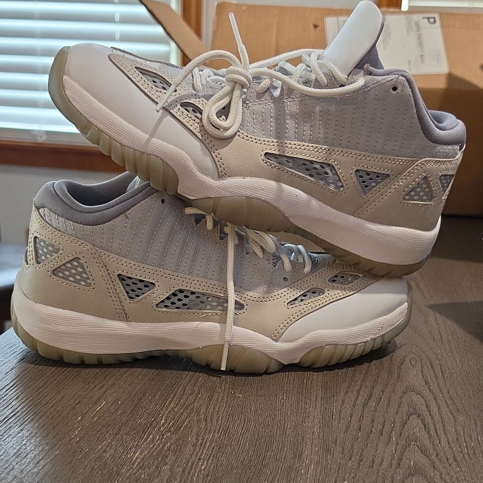 Jordan Air Jordan 11 Retro Low IE Light Orewood Brown Gray White 919712-102
