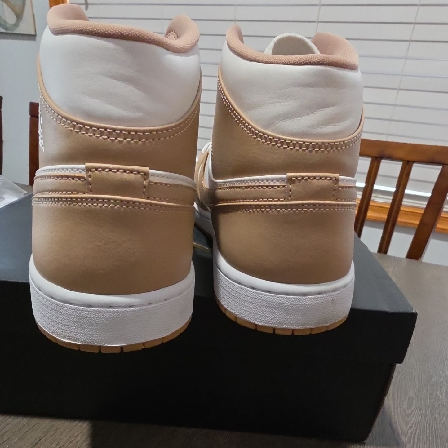 Jordan Air Jordan 1 Mid Tan Gum White Leather Men's Sneakers 554724-271