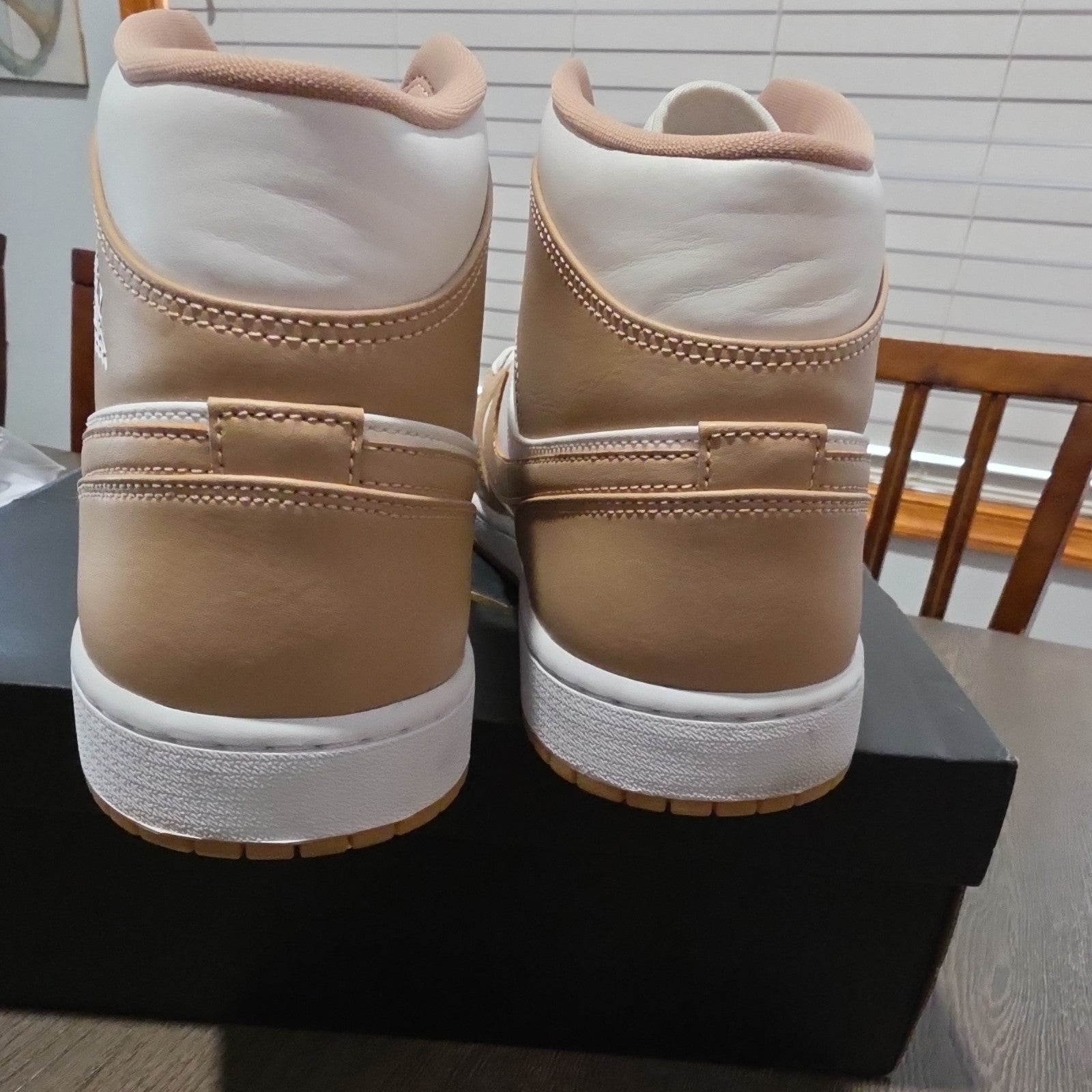 Jordan Air Jordan 1 Mid Tan Gum White Leather Men's Sneakers 554724-271
