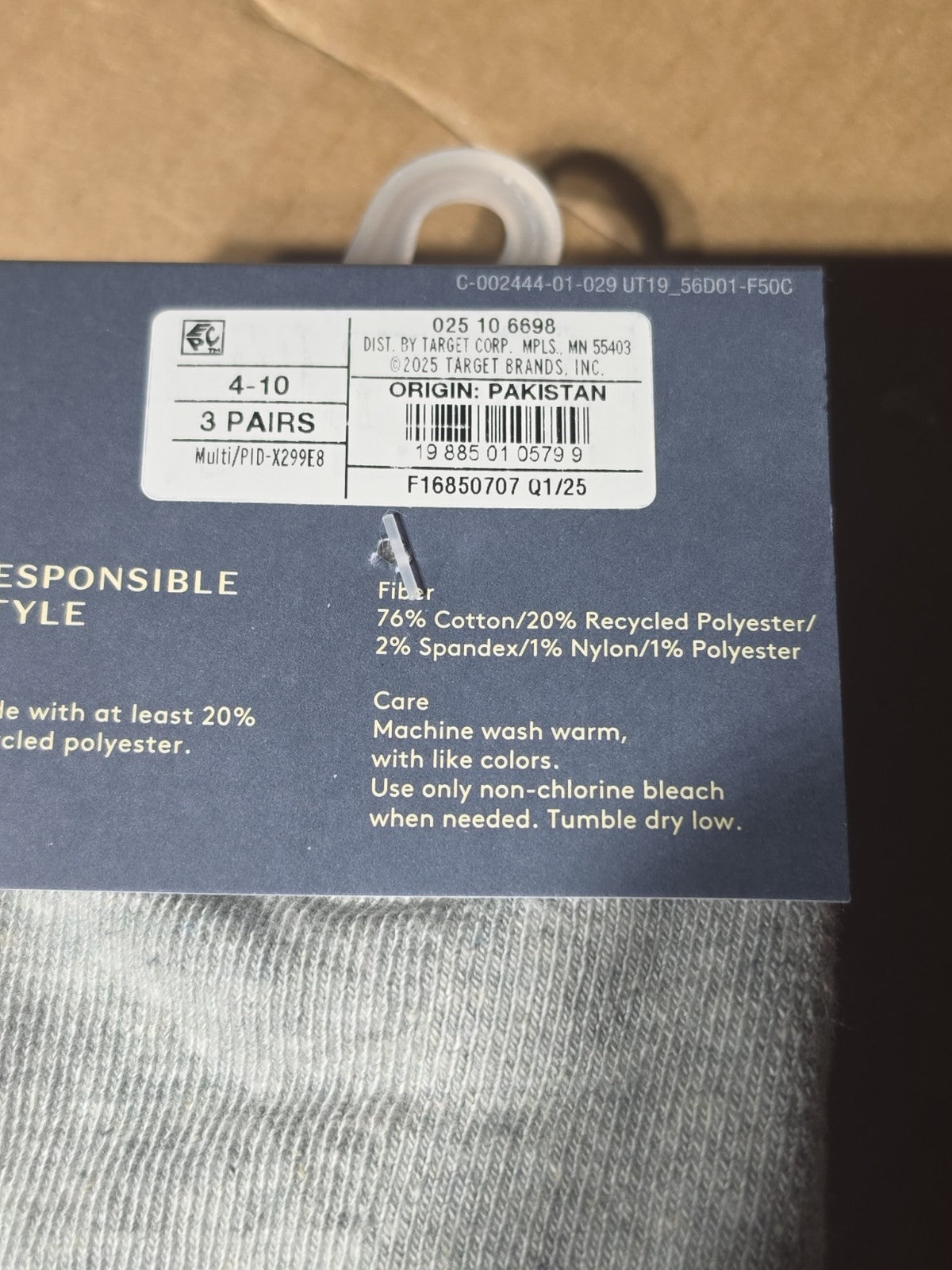Universal Thread 3 PACK Women's Mid- Crew Socks Sz 4-10 Cotton Blend NEW 