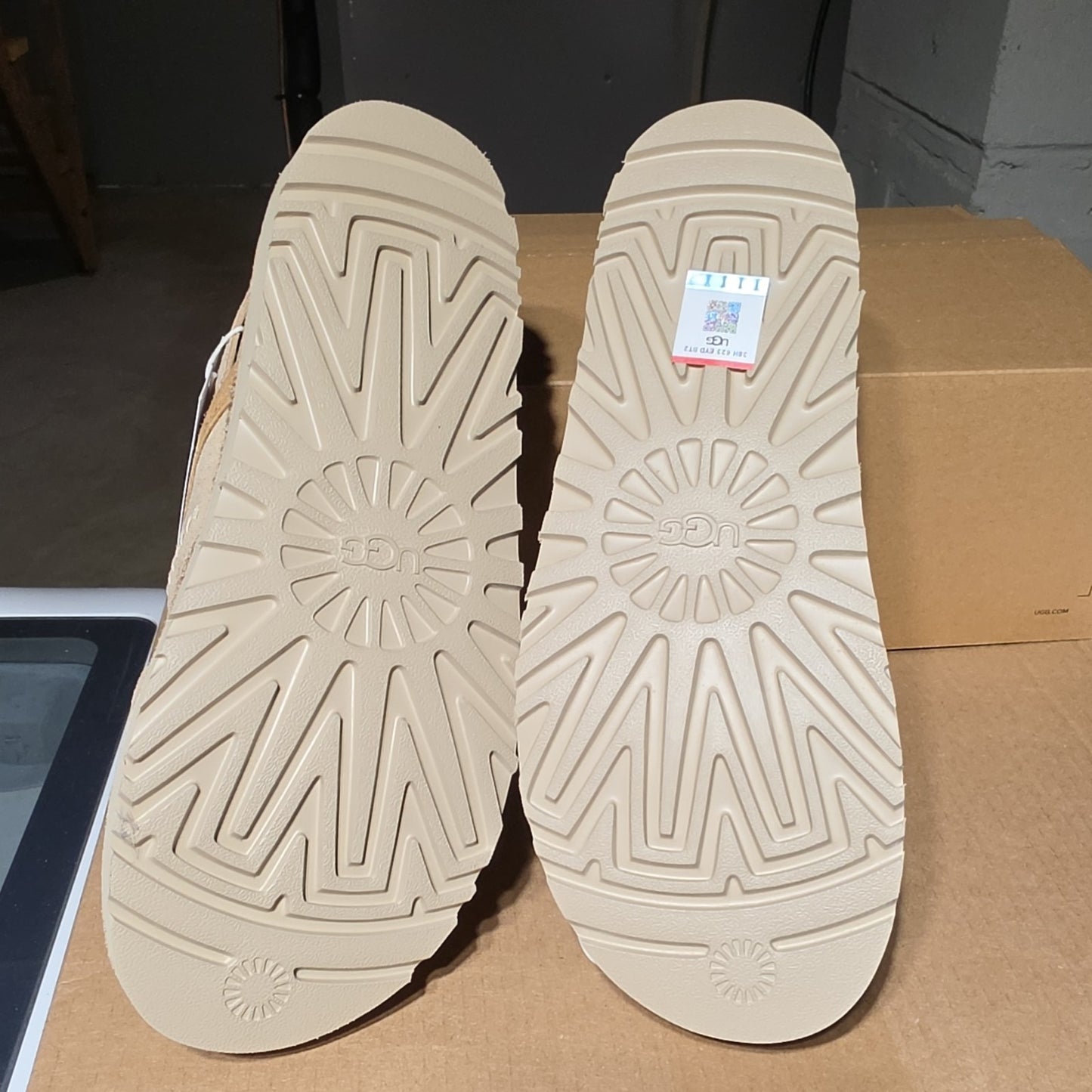 UGG Beige Suede Strappy Sandals Adjustable Strap Comfort Women's Size 10 EU 41