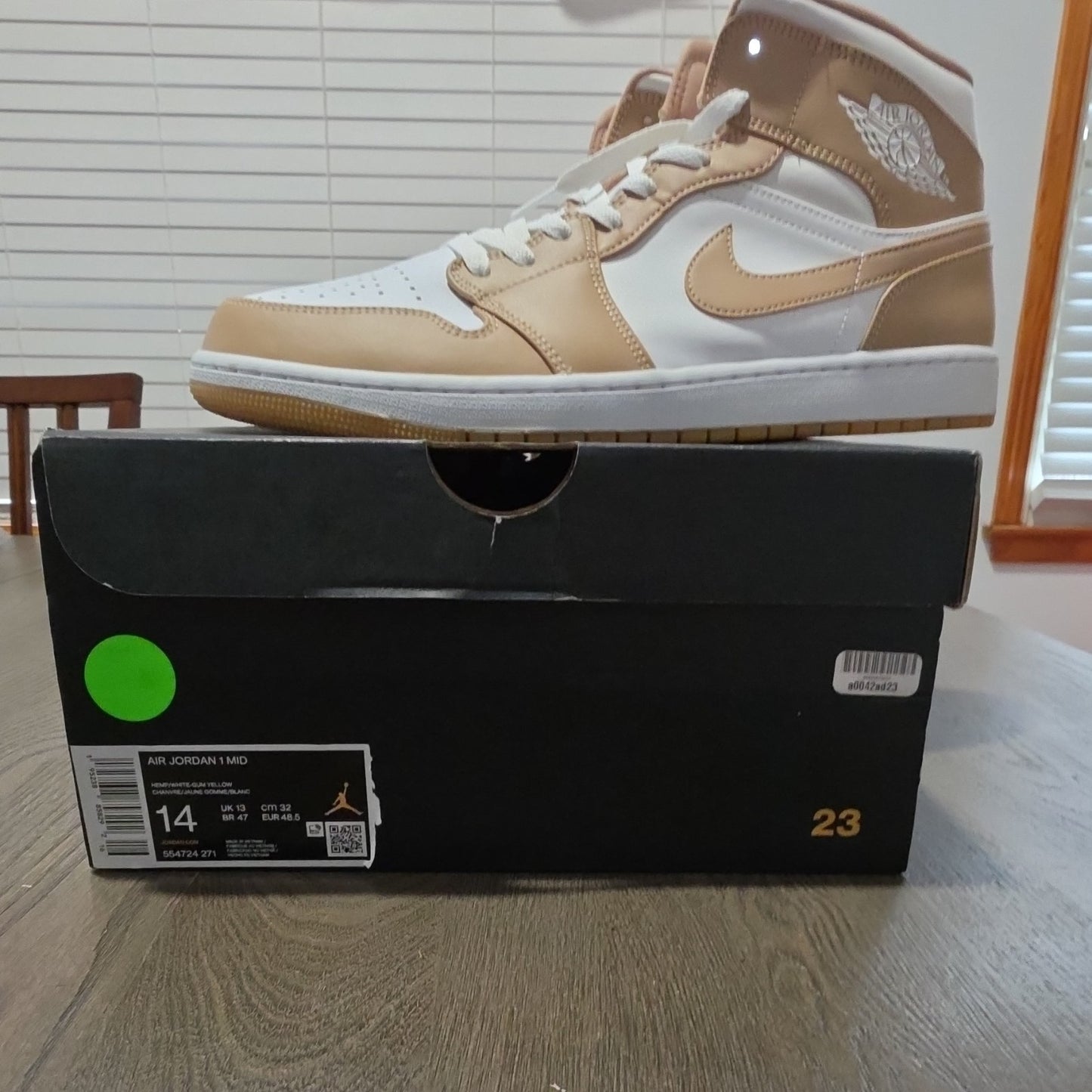 Jordan Air Jordan 1 Mid Tan Gum White Leather Men's Sneakers 554724-271