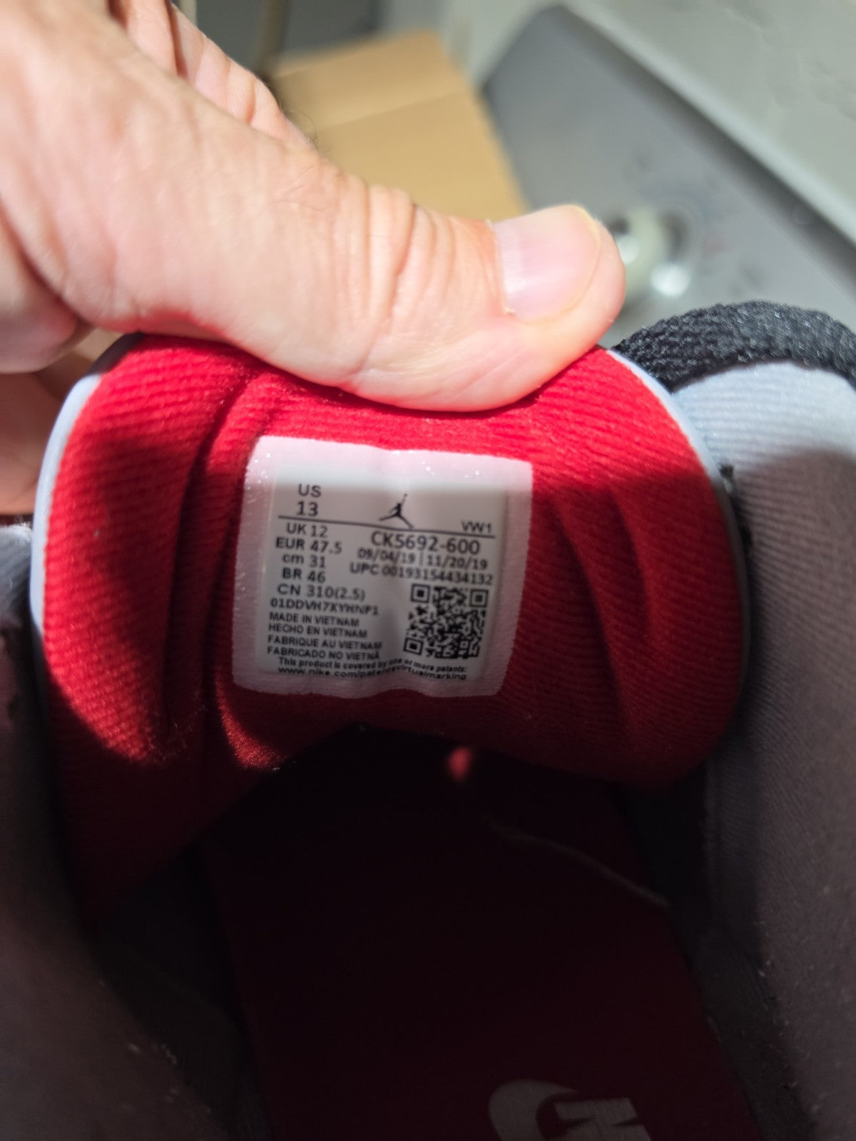 Size 13 - Jordan 3 Retro SE Mid Unite