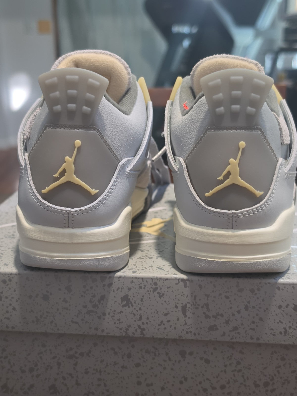 Size 4 - Jordan 4 Retro SE Low Craft BOX is Damage
