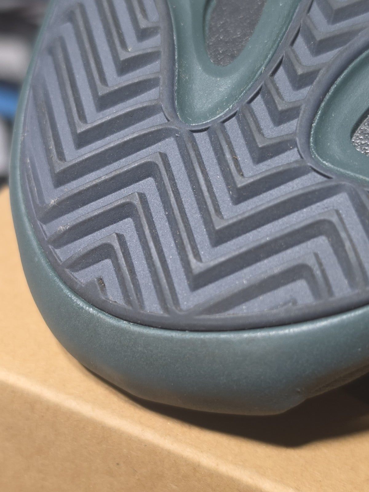 Size 13 - adidas Yeezy 700 V3 Copper Fade