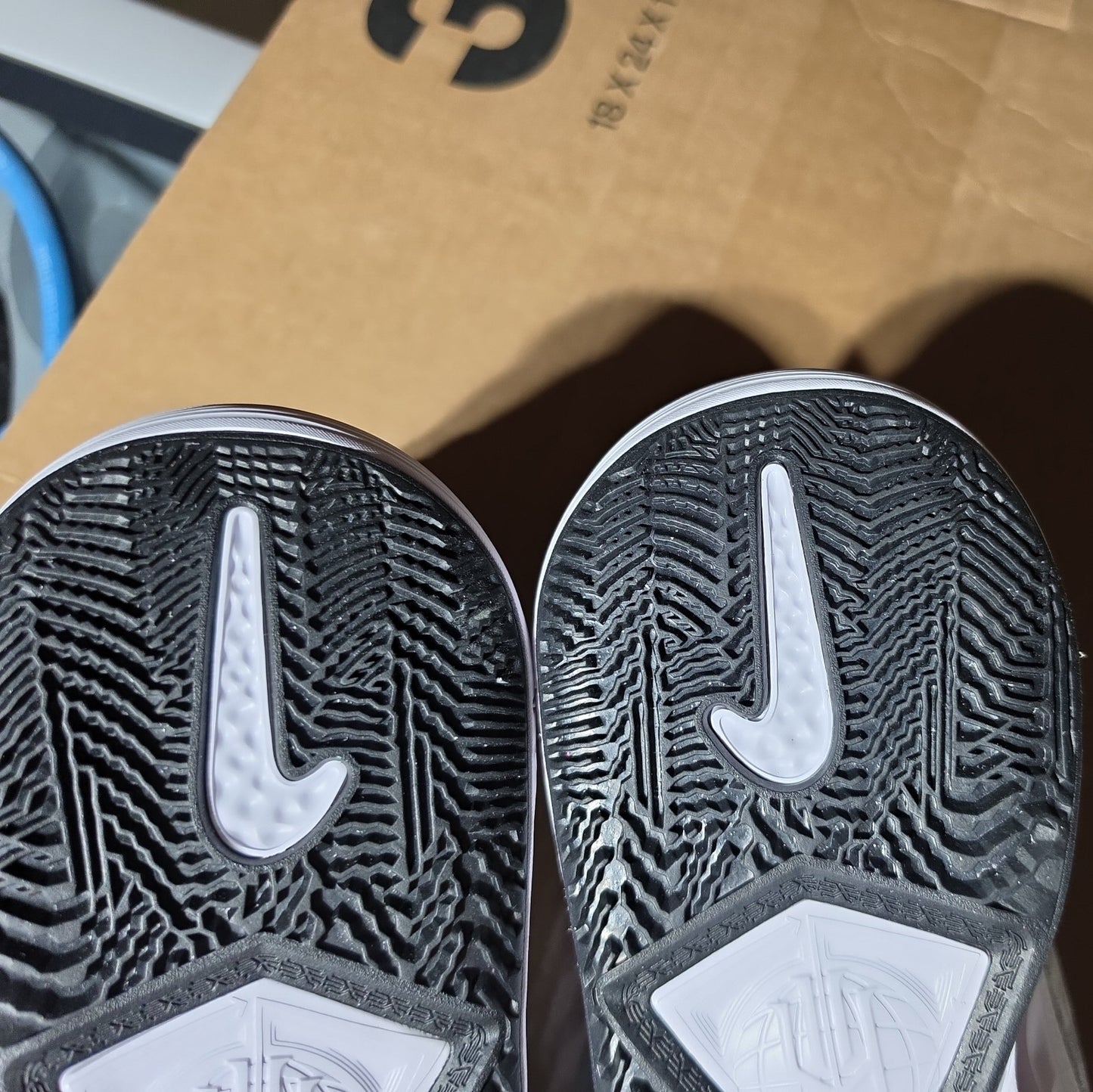 Nike Kyrie 8 White Black DJ6017-101 Basketball Sneaker Men’s 13  Open Box