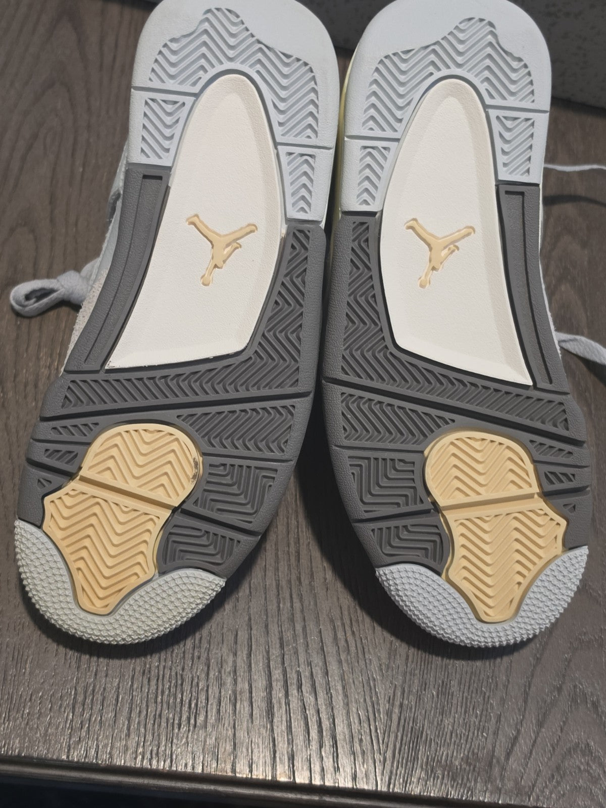 Size 4 - Jordan 4 Retro SE Low Craft BOX is Damage