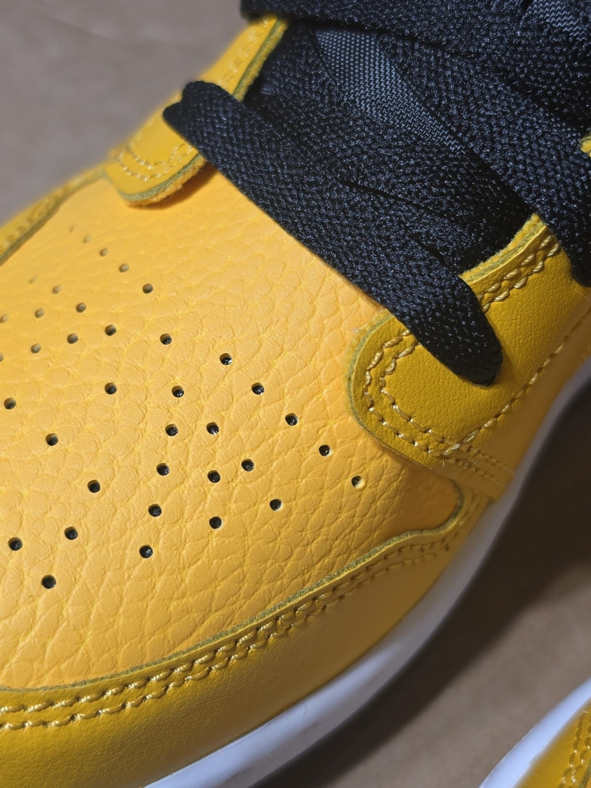Size 5Y (GS) / 6.5 Women’s - Jordan 1 Low University Gold Black Yellow Used