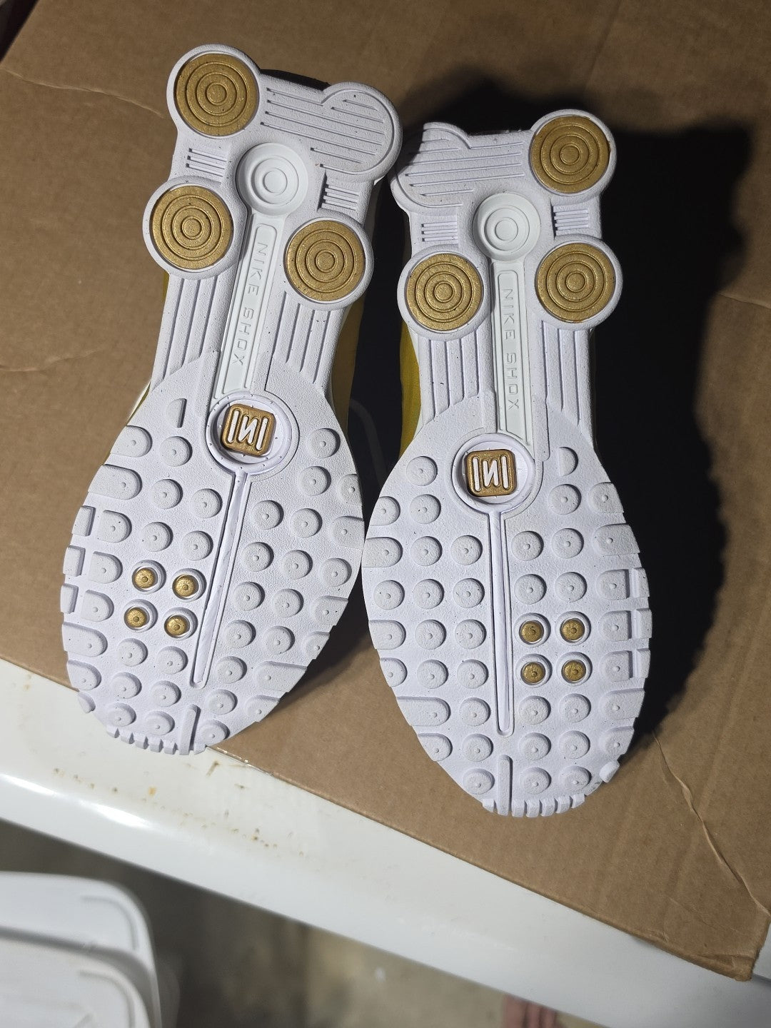NIKE SHOX R4 (GS)