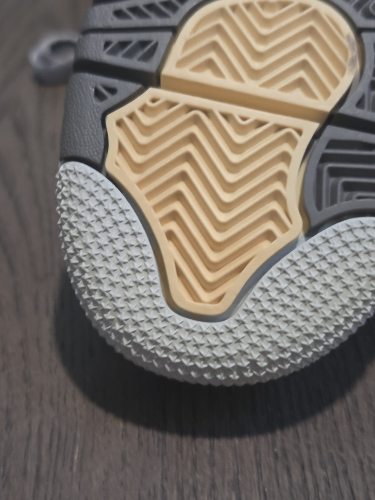 Size 4 - Jordan 4 Retro SE Low Craft BOX is Damage