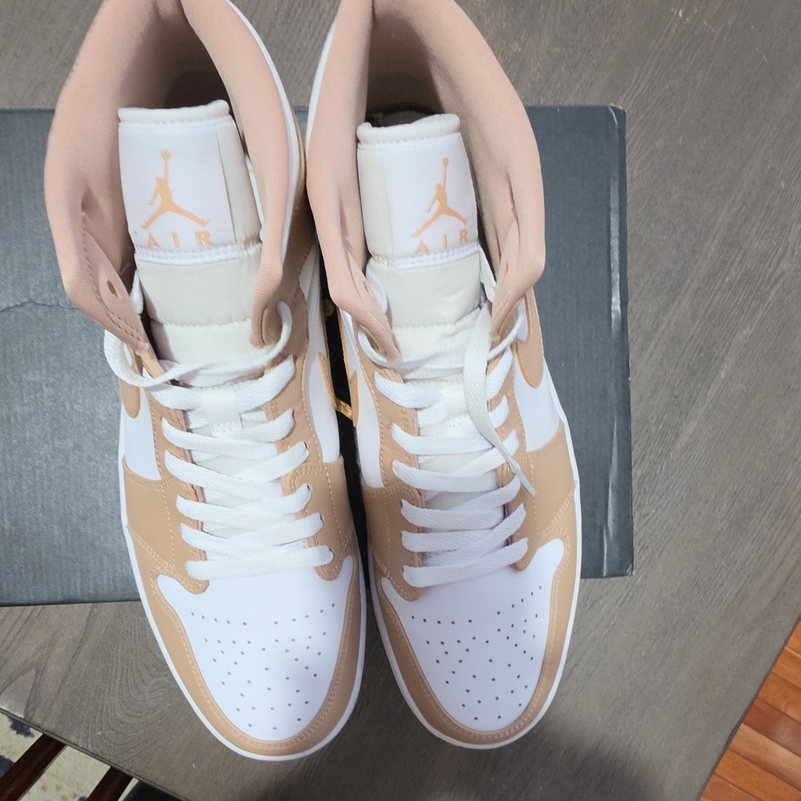 Jordan Air Jordan 1 Mid Tan Gum White Leather Men's Sneakers 554724-271