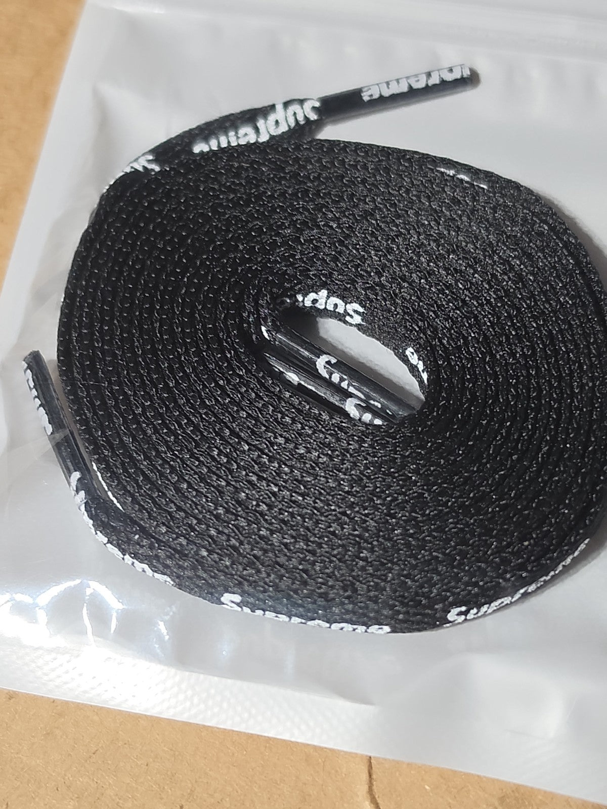 Supreme Shoe Laces 120cm BLACK WHITE LETTERS