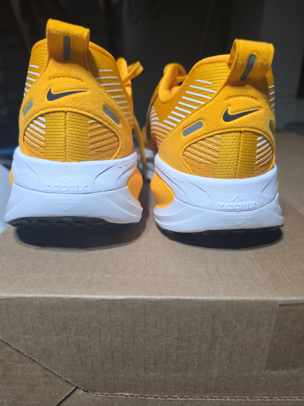 NIKE VOMERO 18 TB