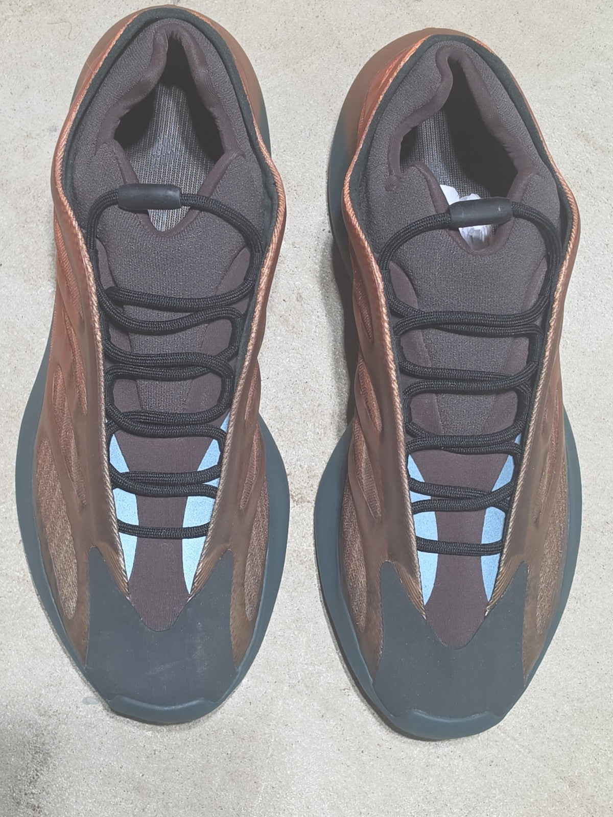 Size 13 - adidas Yeezy 700 V3 Copper Fade