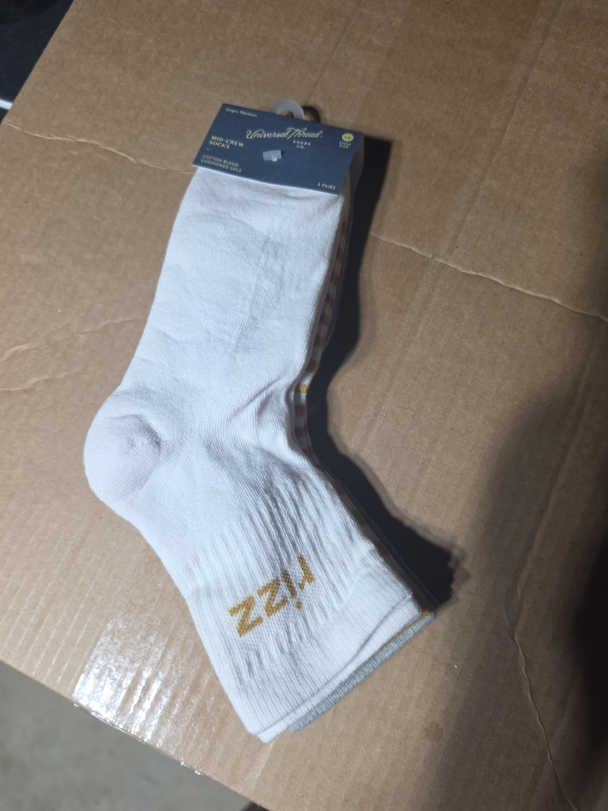 Universal Thread 3 PACK Women's Mid- Crew Socks Sz 4-10 Cotton Blend NEW 