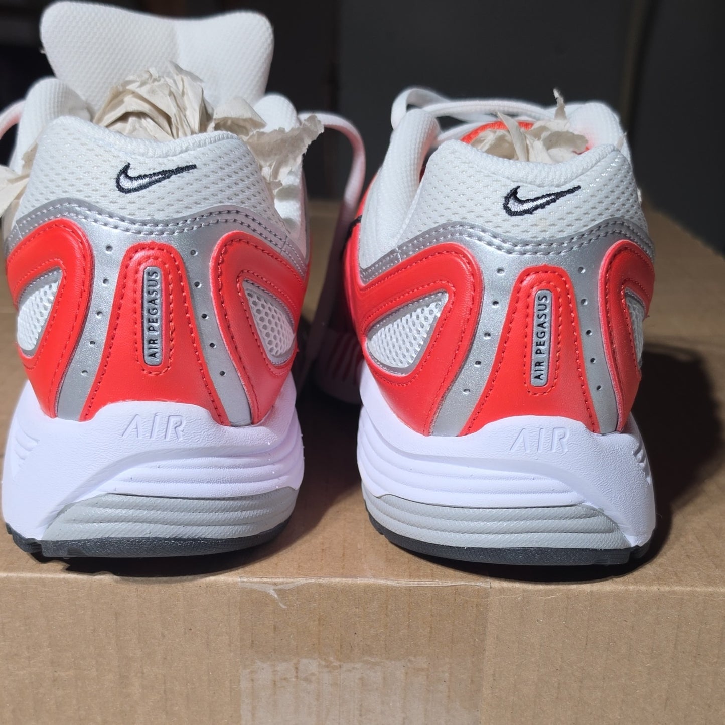 Nike Air Pegasus 2005 Picante Red Metallic Silver Men's Sneaker HQ3031-600