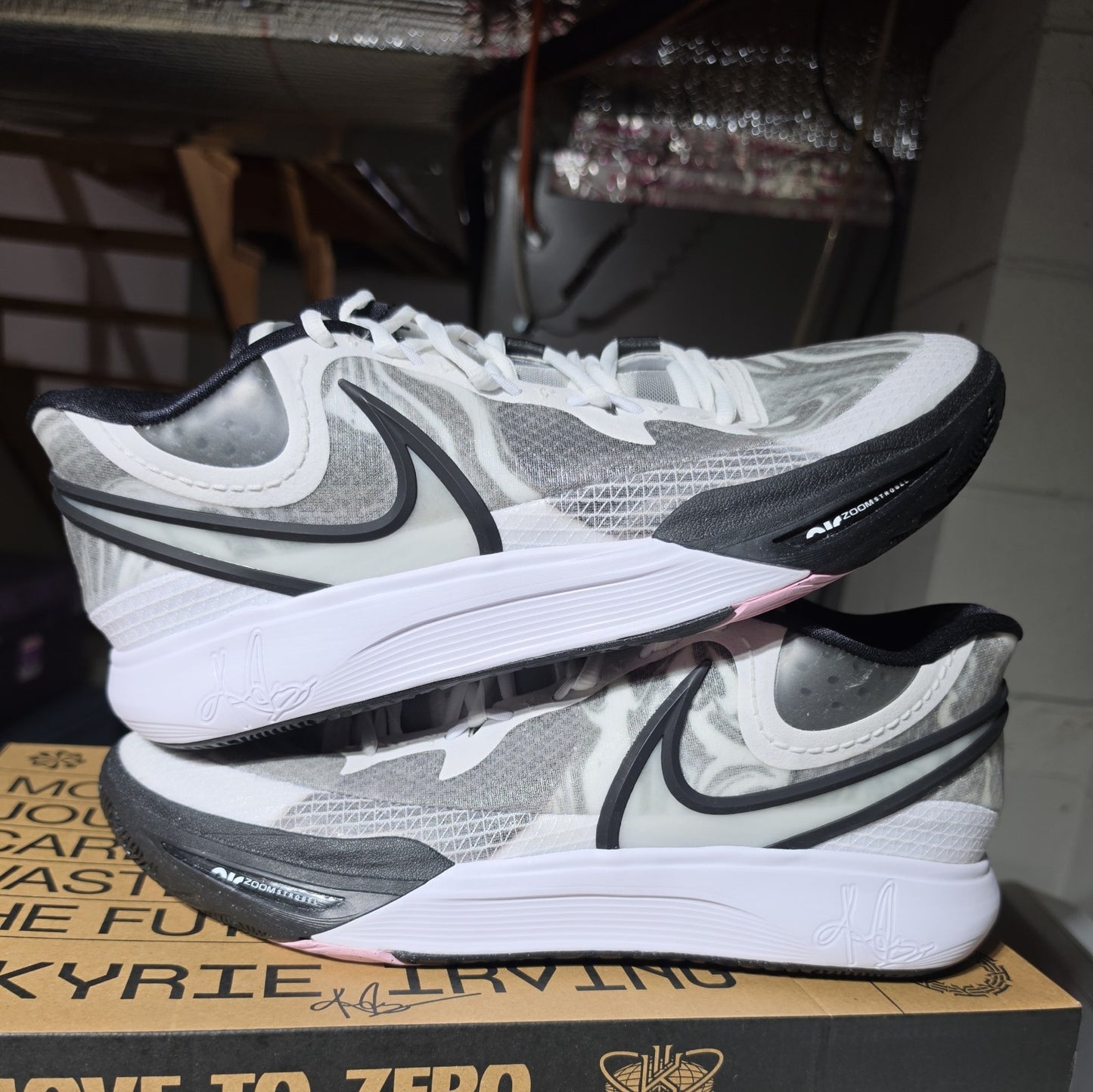 Nike Kyrie 8 White Black DJ6017-101 Basketball Sneaker Men’s 13  Open Box