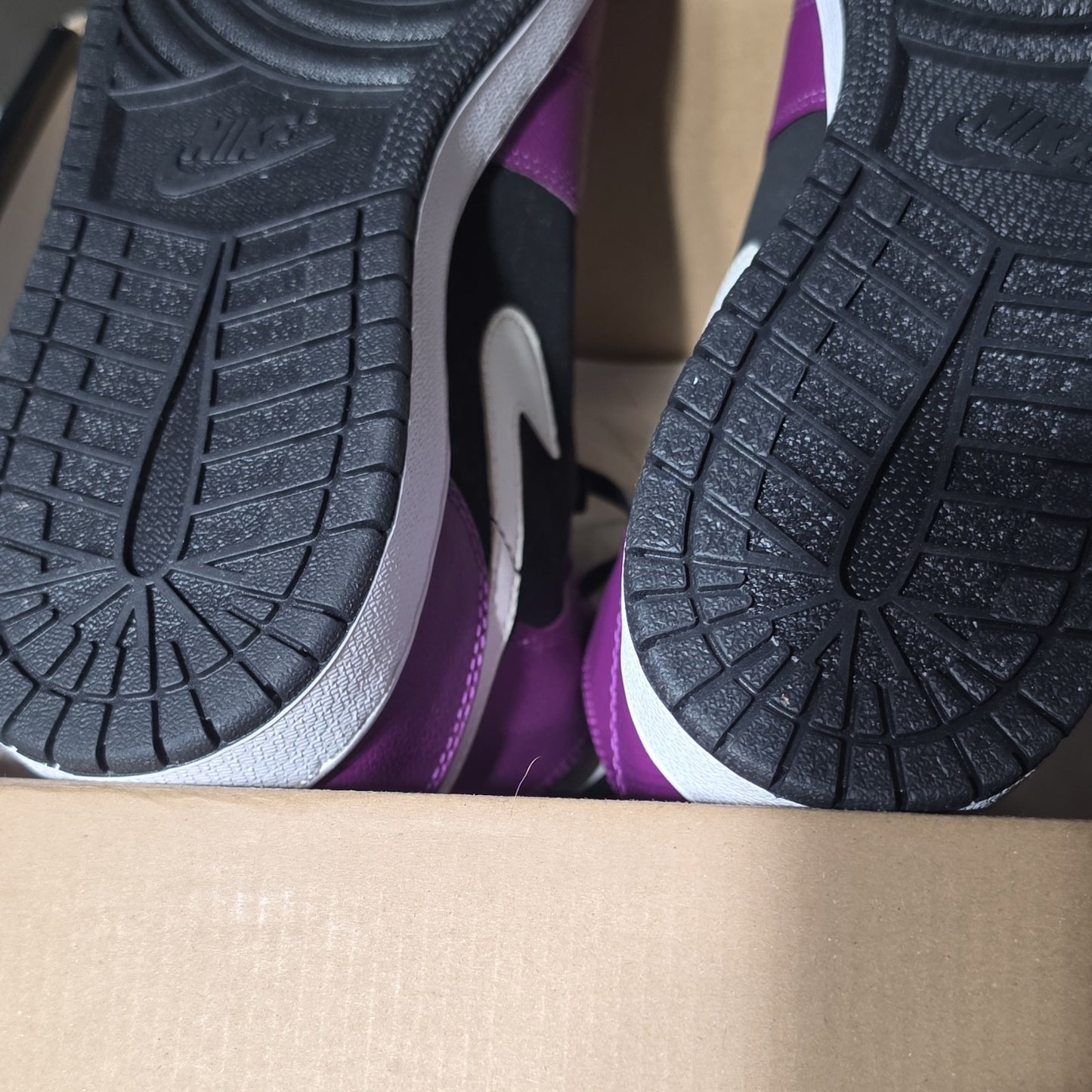 Jordan Air Jordan 1 Mid GG 555112-028 Boys' Black Pink White Athletic US 7Y