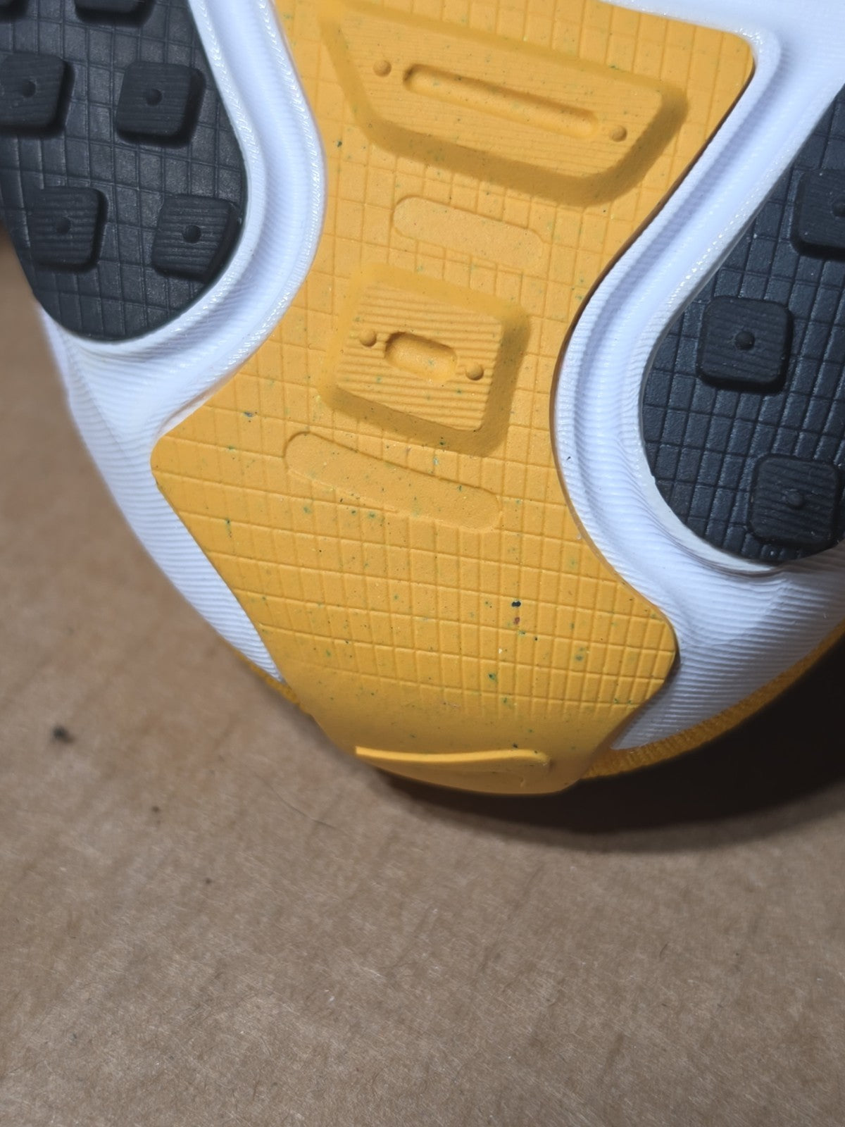 NIKE VOMERO 18 TB