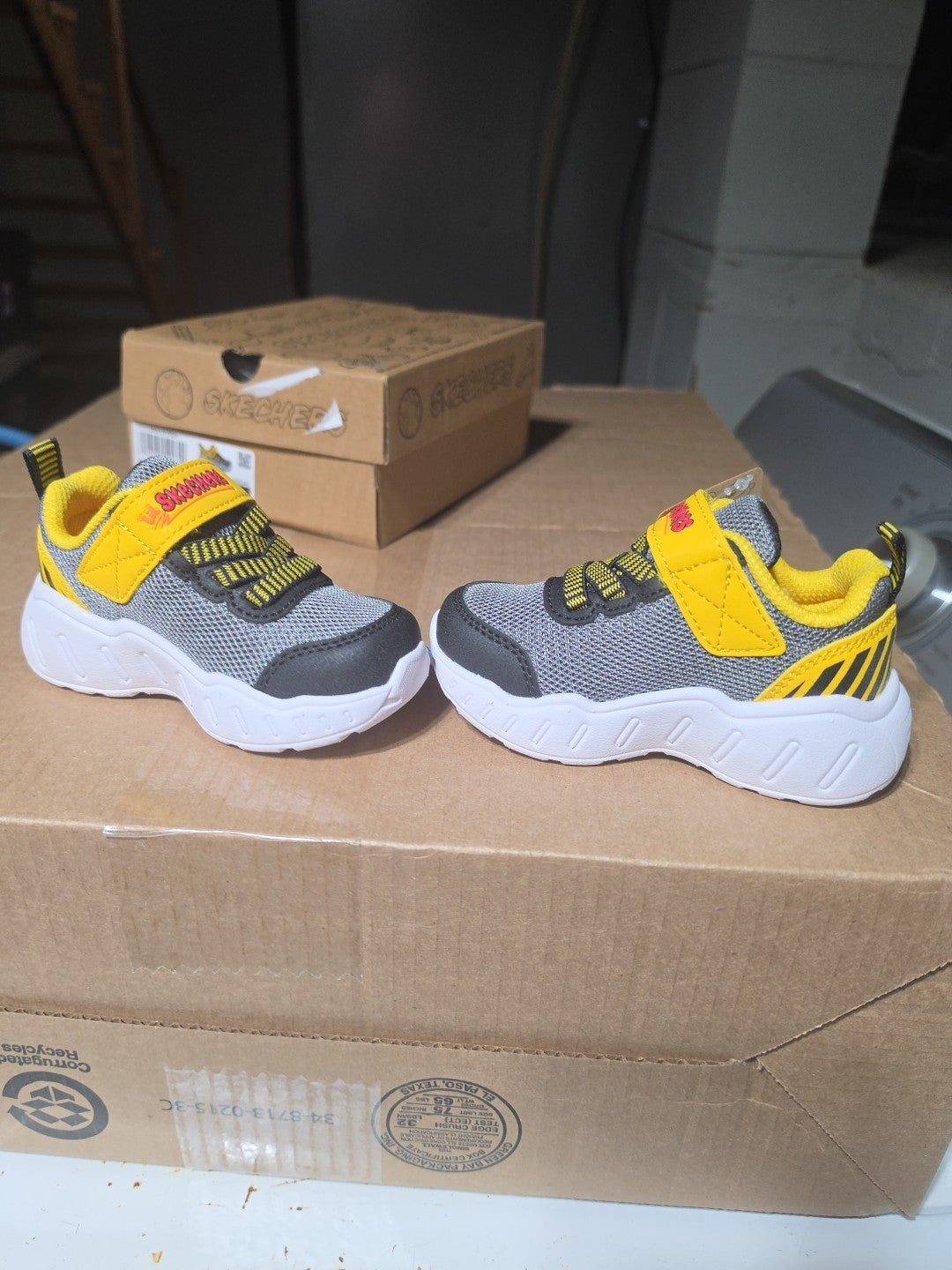 SKECHERS TODDLER 5C