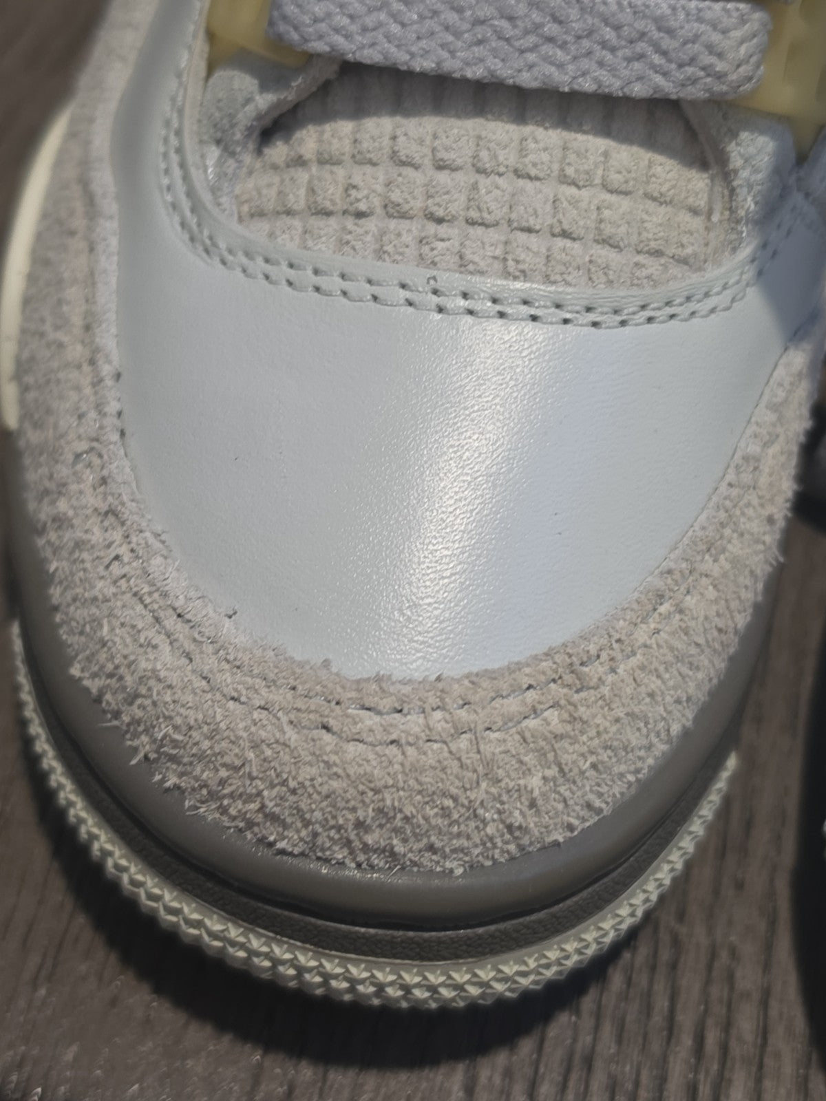 Size 4 - Jordan 4 Retro SE Low Craft BOX is Damage