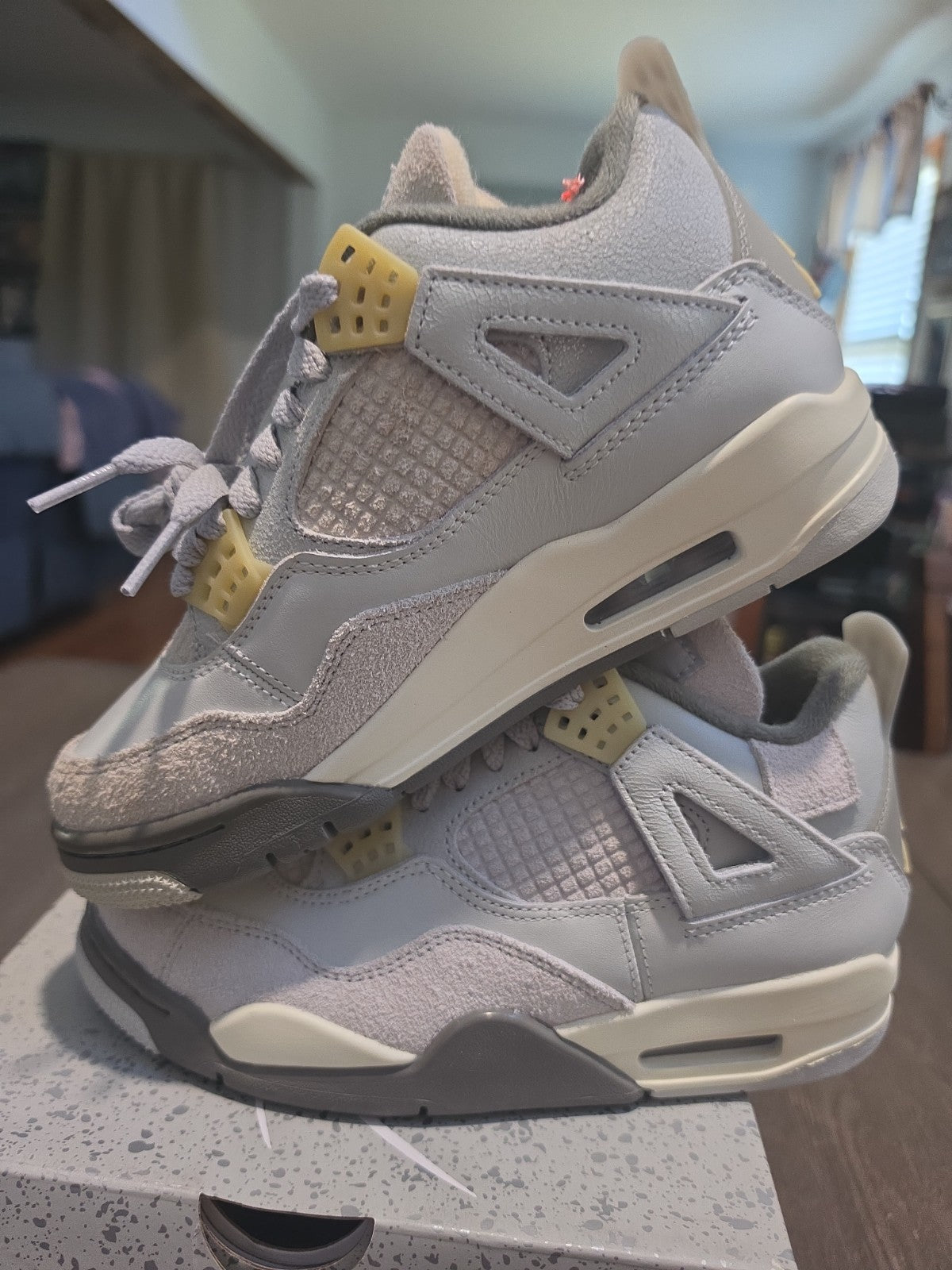 Size 4 - Jordan 4 Retro SE Low Craft BOX is Damage