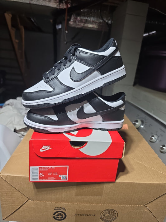 Dunk Low GS Panda Size 6Y