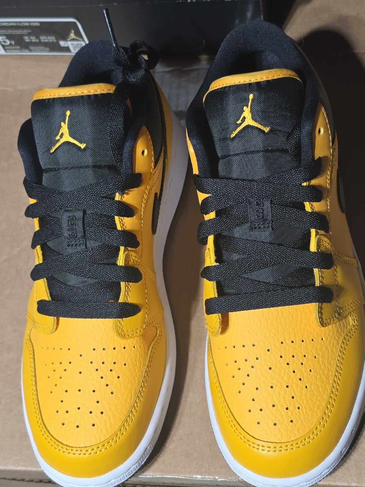 Size 5Y (GS) / 6.5 Women’s - Jordan 1 Low University Gold Black Yellow Used
