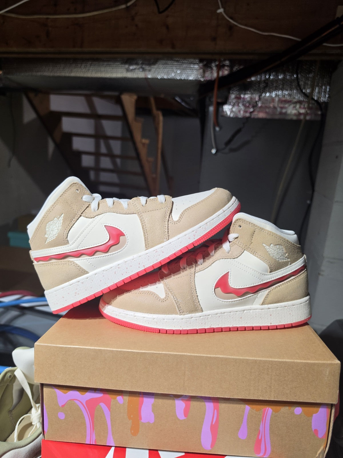Nike Air Jordan 1 Mid SE (GS) Peanut Butter and Jelly Girls Size 5.5 NEW  BOX