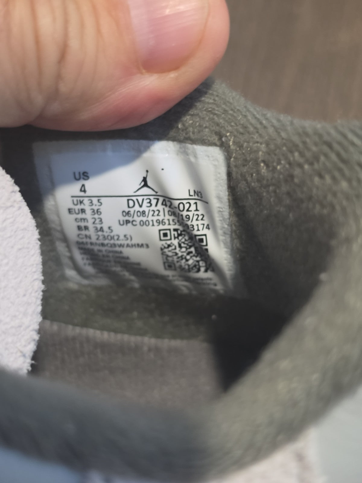 Size 4 - Jordan 4 Retro SE Low Craft BOX is Damage