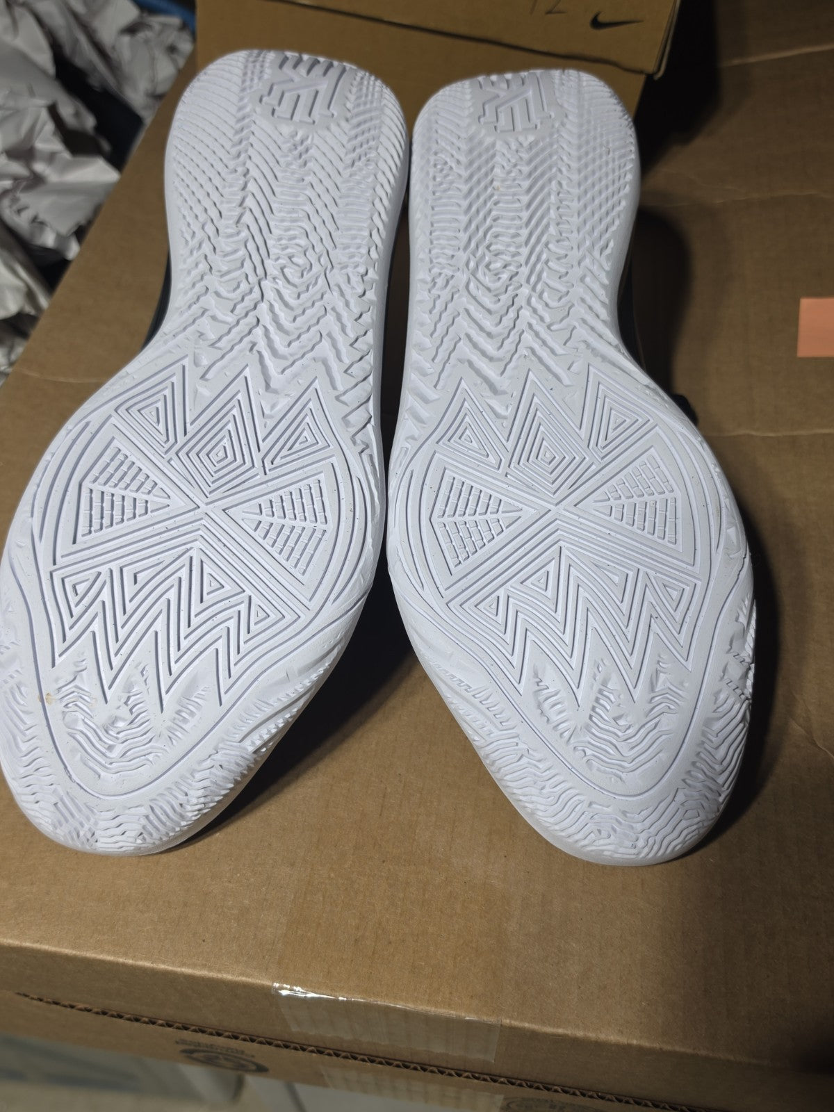 Size 13 - Nike Kyrie Flytrap 6 Black White