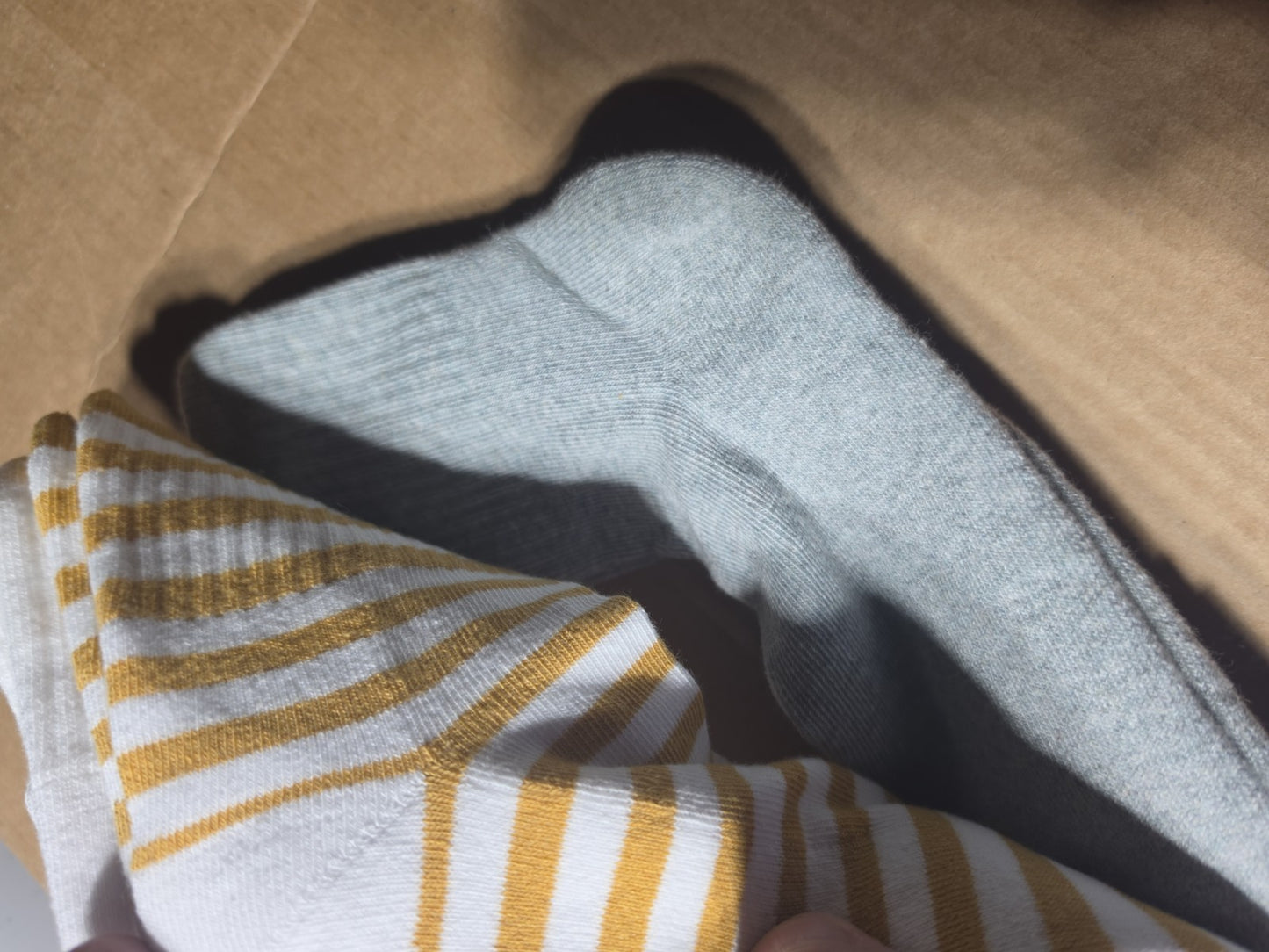Universal Thread 3 PACK Women's Mid- Crew Socks Sz 4-10 Cotton Blend NEW 